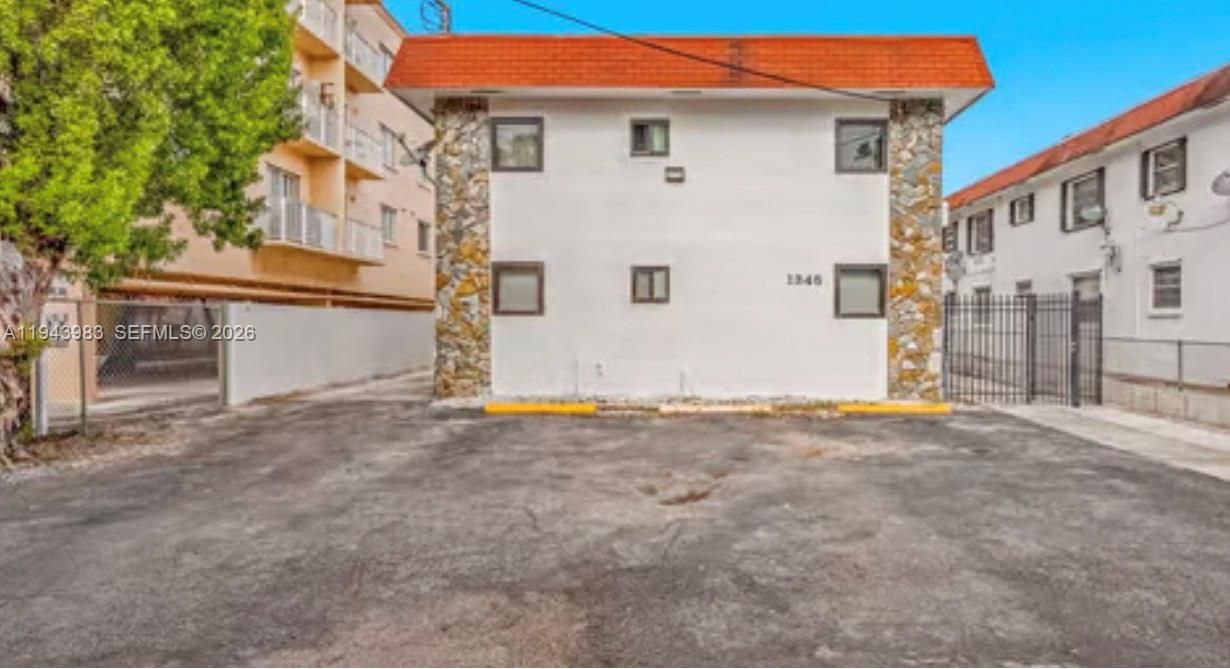 Recently Sold: $1,900,000 (0 beds, 0 baths, 0 Square Feet)