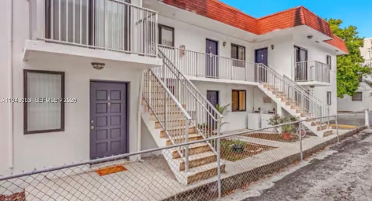 Recently Sold: $1,900,000 (0 beds, 0 baths, 0 Square Feet)