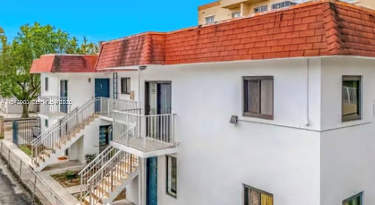 Recently Sold: $1,900,000 (0 beds, 0 baths, 0 Square Feet)