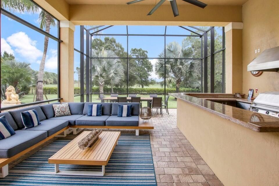 Back Porch 18337