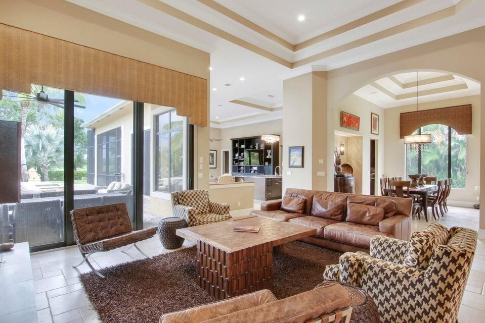 Family Room 1 18337