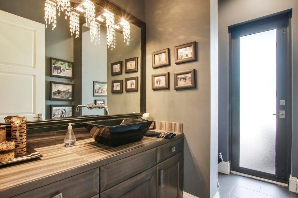 Bathroom 18337