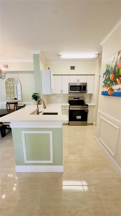 For Sale: $495,000 (2 beds, 2 baths, 1024 Square Feet)