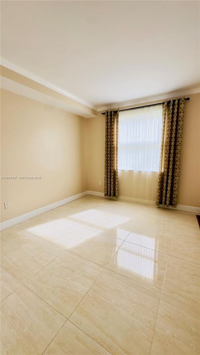 For Sale: $495,000 (2 beds, 2 baths, 1024 Square Feet)