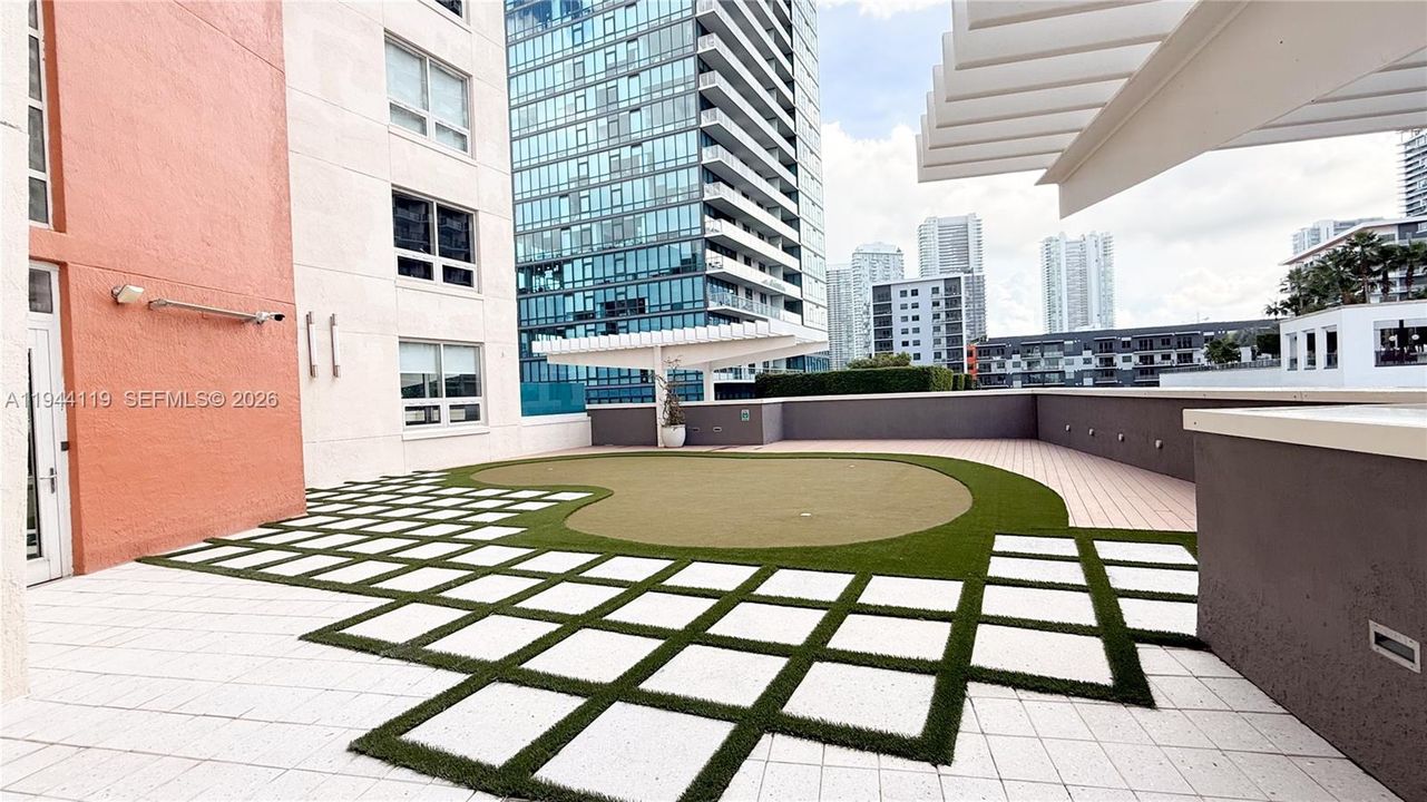 For Sale: $489,000 (1 beds, 1 baths, 755 Square Feet)