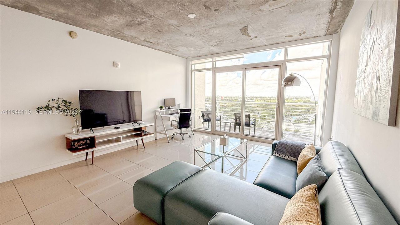 For Sale: $489,000 (1 beds, 1 baths, 755 Square Feet)