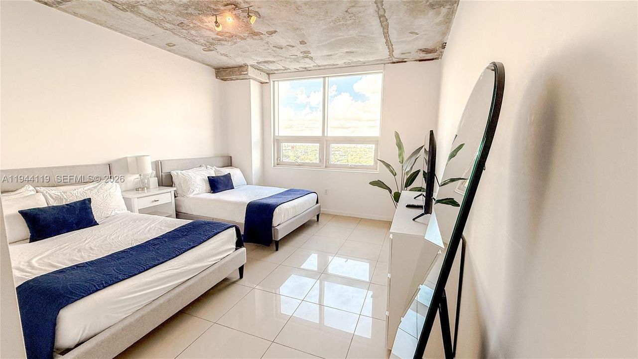 For Sale: $489,000 (1 beds, 1 baths, 755 Square Feet)