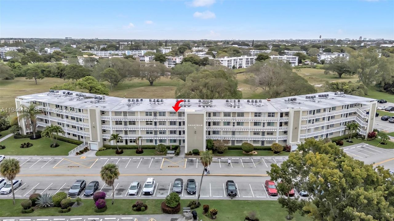 Active With Contract: $274,000 (2 beds, 2 baths, 1000 Square Feet)