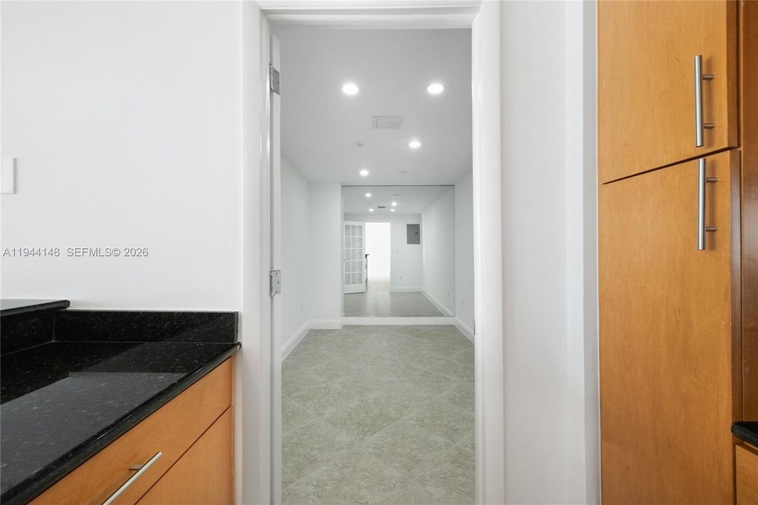 На продажу: $340,000 (1 спален, 1 ванн, 950 Квадратных фут)