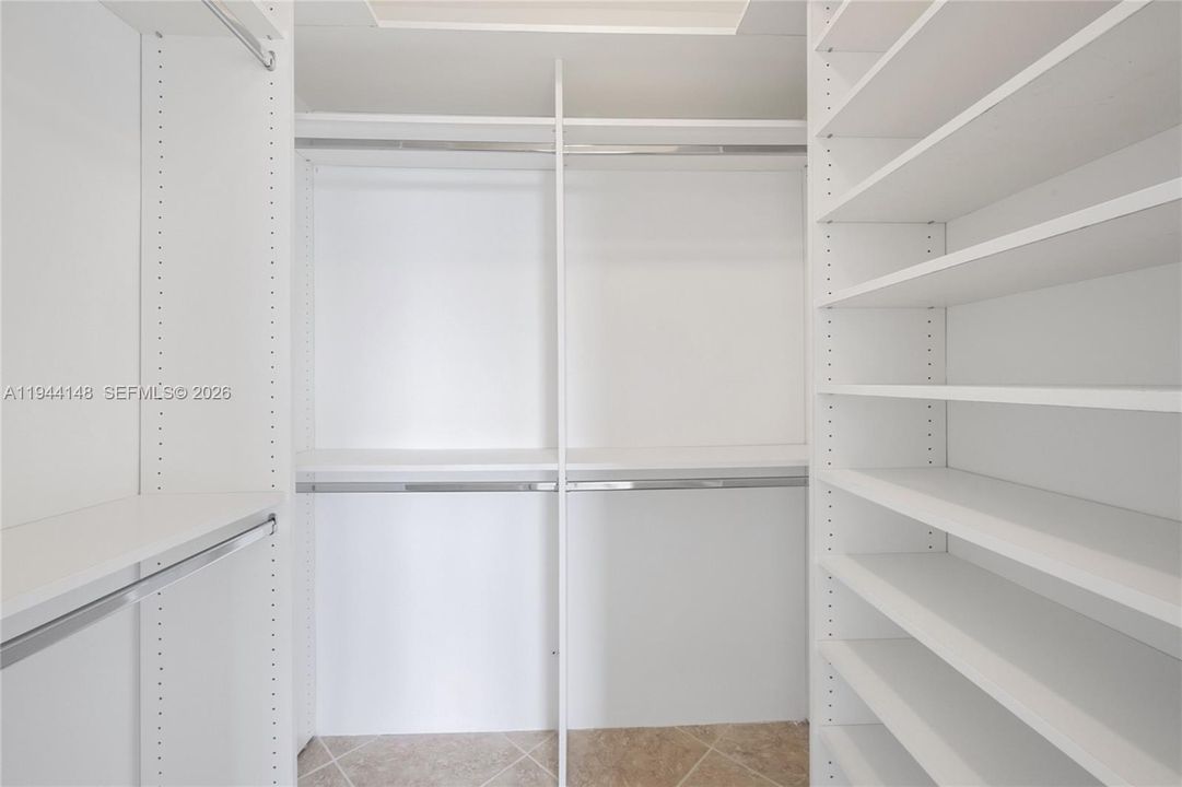 На продажу: $340,000 (1 спален, 1 ванн, 950 Квадратных фут)