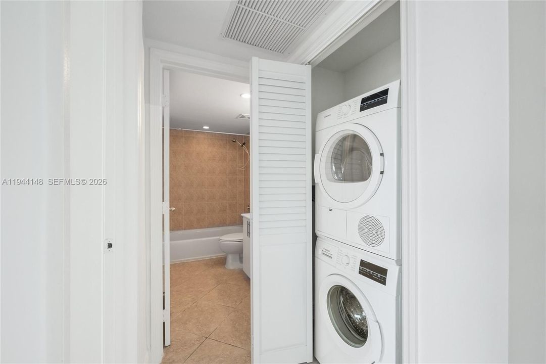 На продажу: $340,000 (1 спален, 1 ванн, 950 Квадратных фут)
