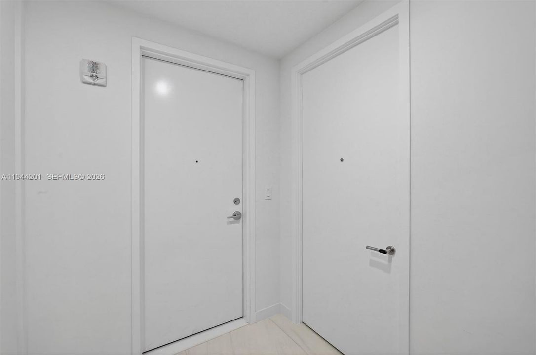 En Venta: $3,399,000 (4 camas, 3 baños, 2590 Pies cuadrados)