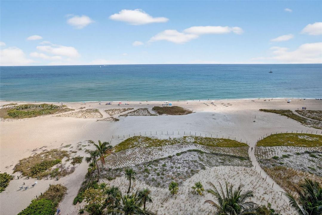 En Venta: $3,399,000 (4 camas, 3 baños, 2590 Pies cuadrados)