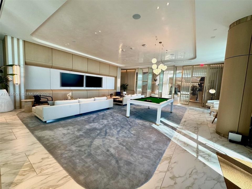 En Venta: $3,399,000 (4 camas, 3 baños, 2590 Pies cuadrados)