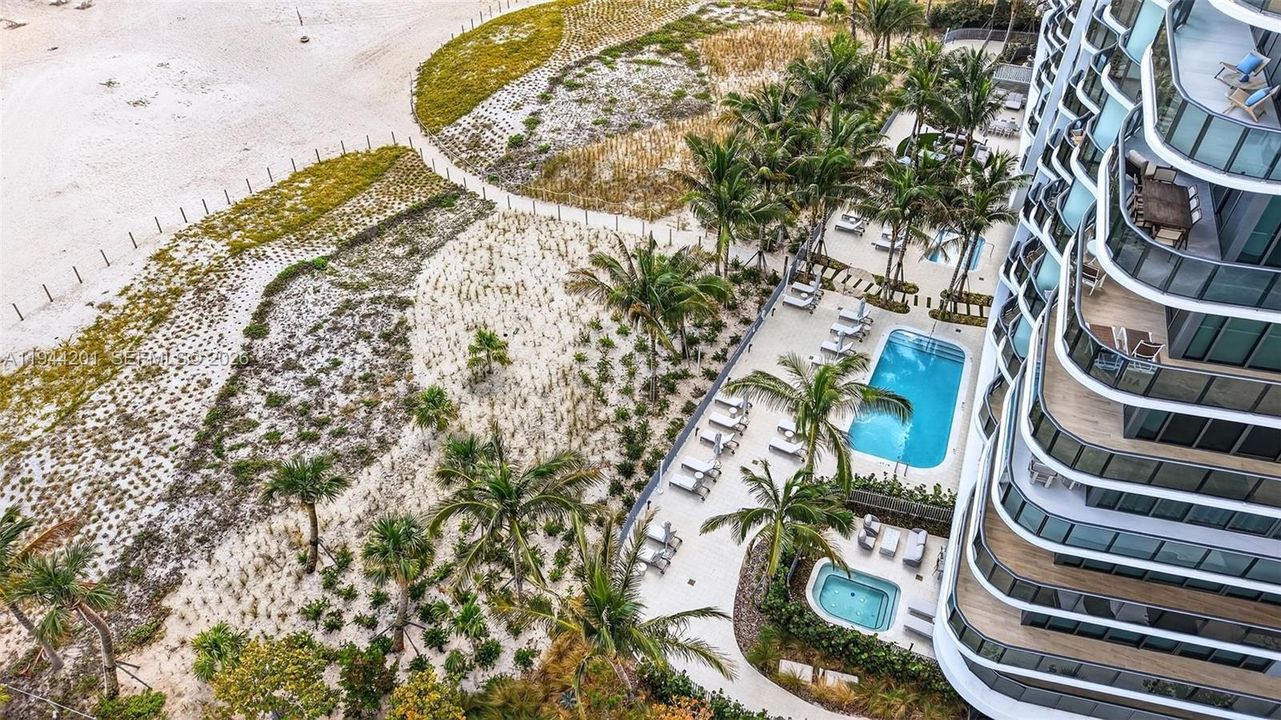 En Venta: $3,399,000 (4 camas, 3 baños, 2590 Pies cuadrados)