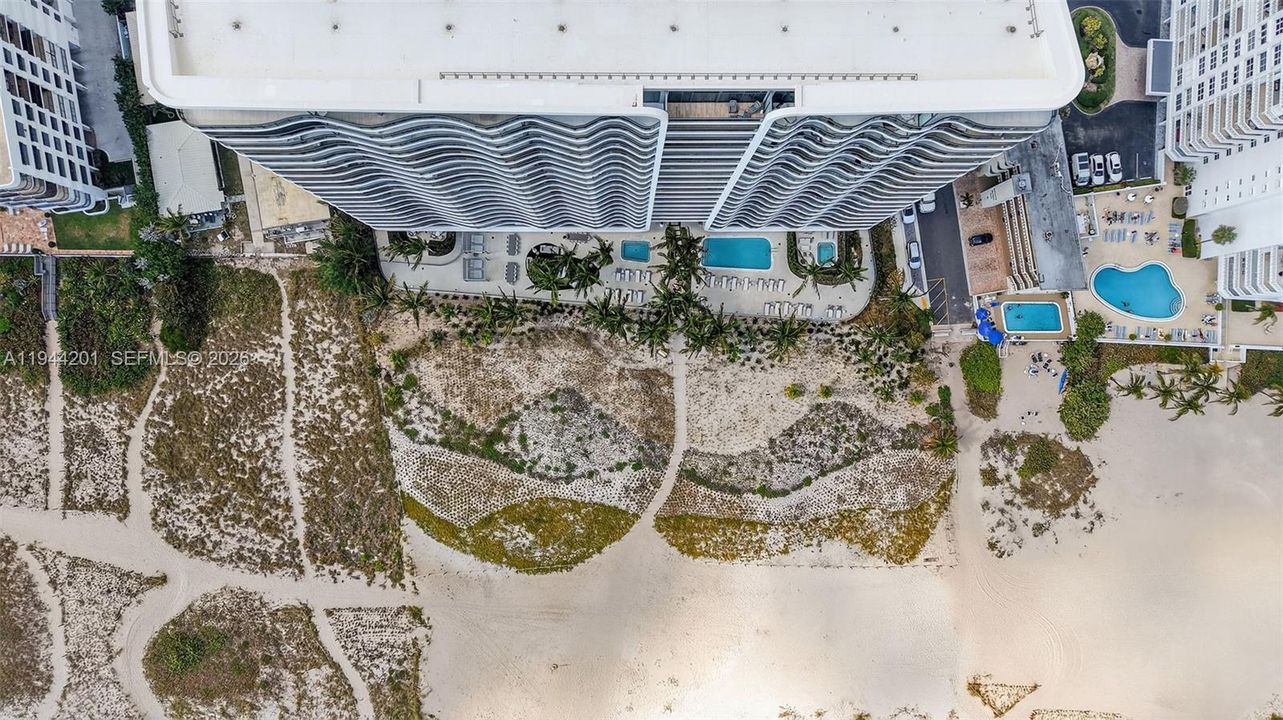 En Venta: $3,399,000 (4 camas, 3 baños, 2590 Pies cuadrados)