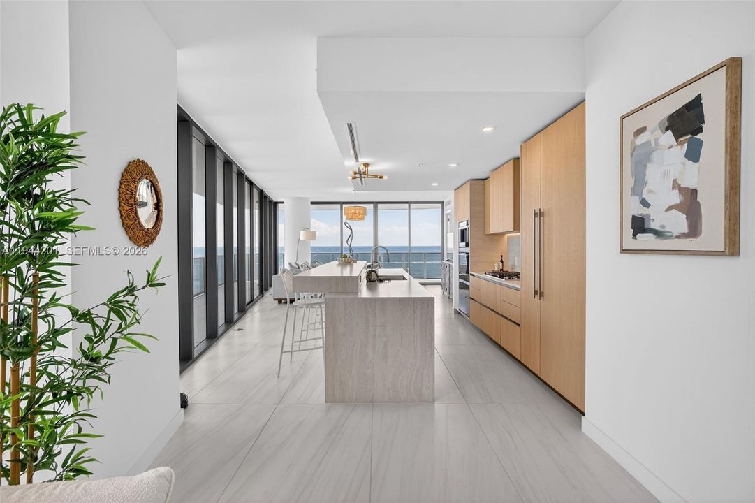 En Venta: $3,399,000 (4 camas, 3 baños, 2590 Pies cuadrados)