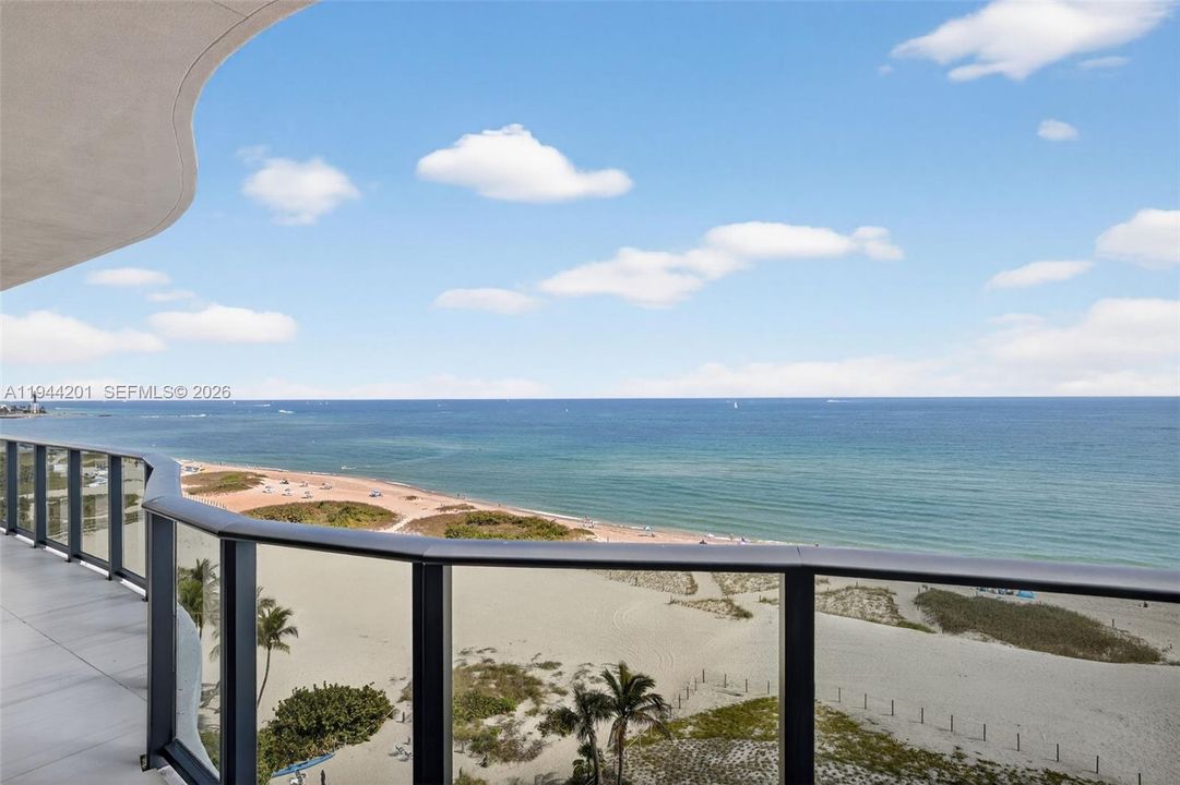 View toward North / East - toward Lighthouse and Lighthouse Point Inlet to see great boat activity