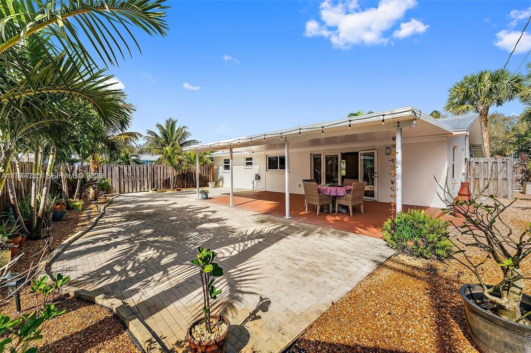 For Rent: $6,500 (3 beds, 2 baths, 1225 Square Feet)