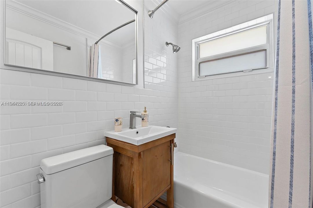 For Rent: $6,500 (3 beds, 2 baths, 1225 Square Feet)