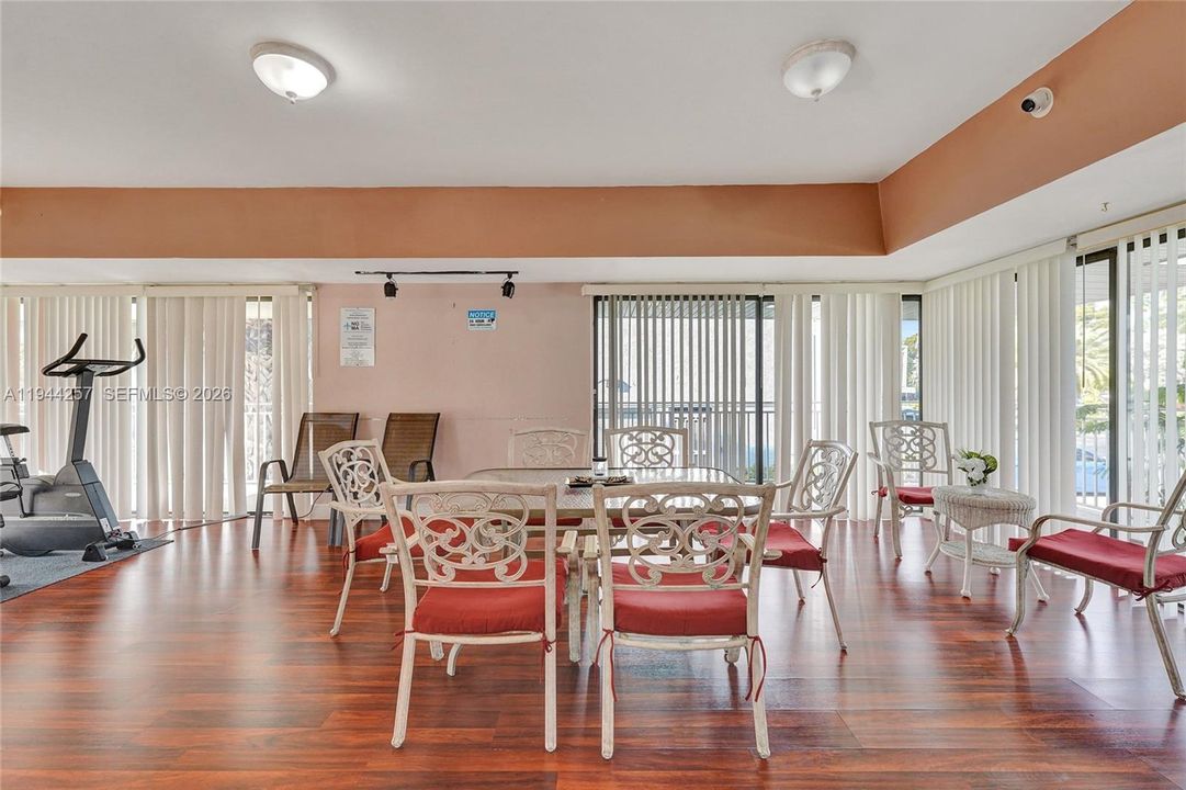 En Venta: $229,900 (2 camas, 2 baños, 1007 Pies cuadrados)