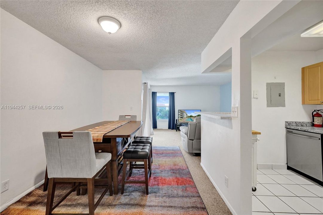 En Venta: $229,900 (2 camas, 2 baños, 1007 Pies cuadrados)