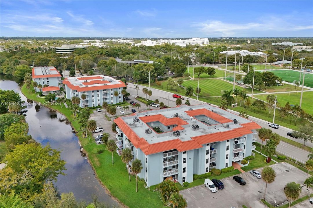 En Venta: $229,900 (2 camas, 2 baños, 1007 Pies cuadrados)