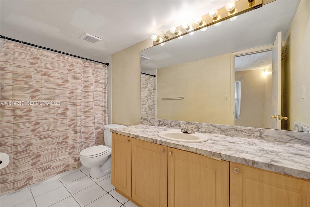 En Venta: $229,900 (2 camas, 2 baños, 1007 Pies cuadrados)