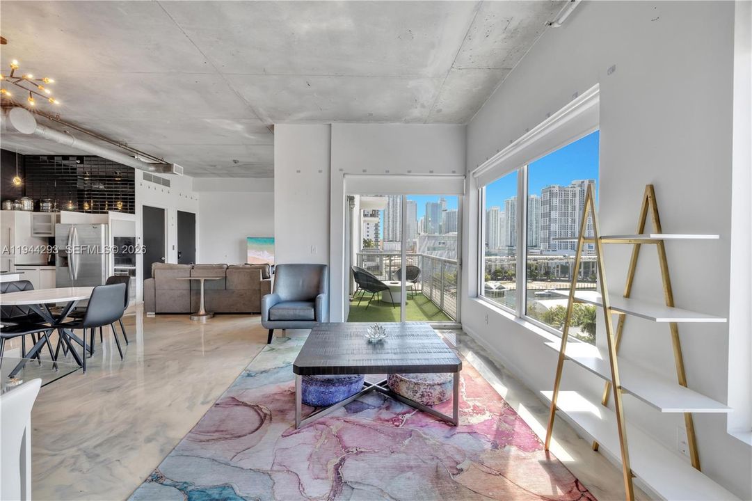 For Sale: $420,000 (2 beds, 2 baths, 1010 Square Feet)