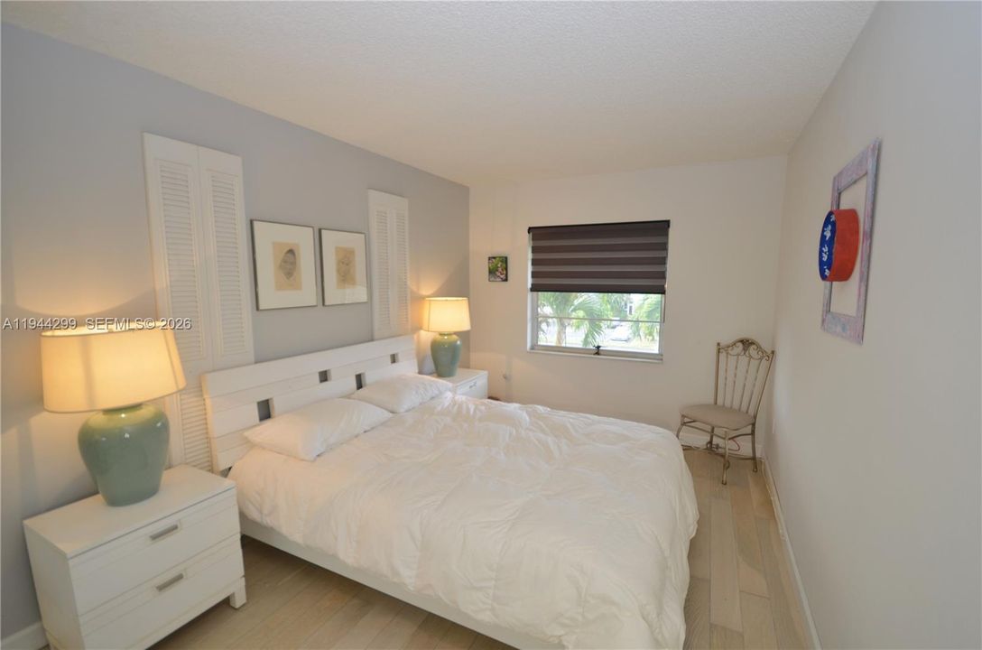 For Sale: $130,000 (2 beds, 2 baths, 940 Square Feet)