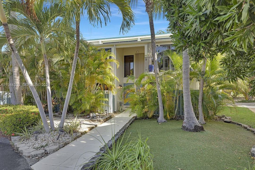 En Venta: $645,000 (4 camas, 2 baños, 1354 Pies cuadrados)
