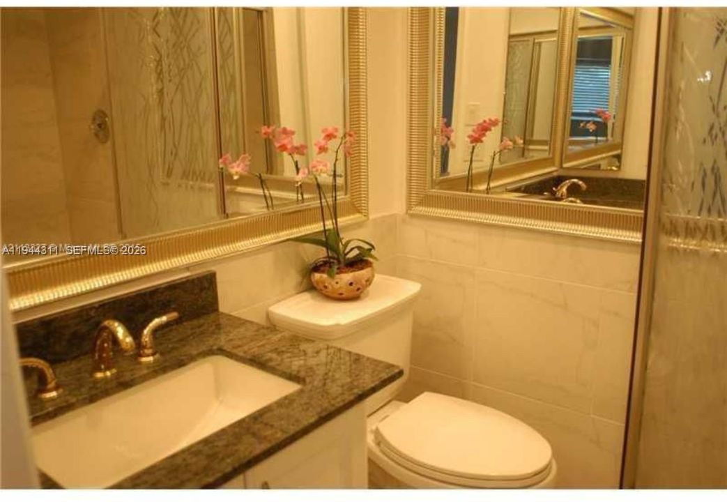 For Sale: $234,999 (2 beds, 2 baths, 856 Square Feet)