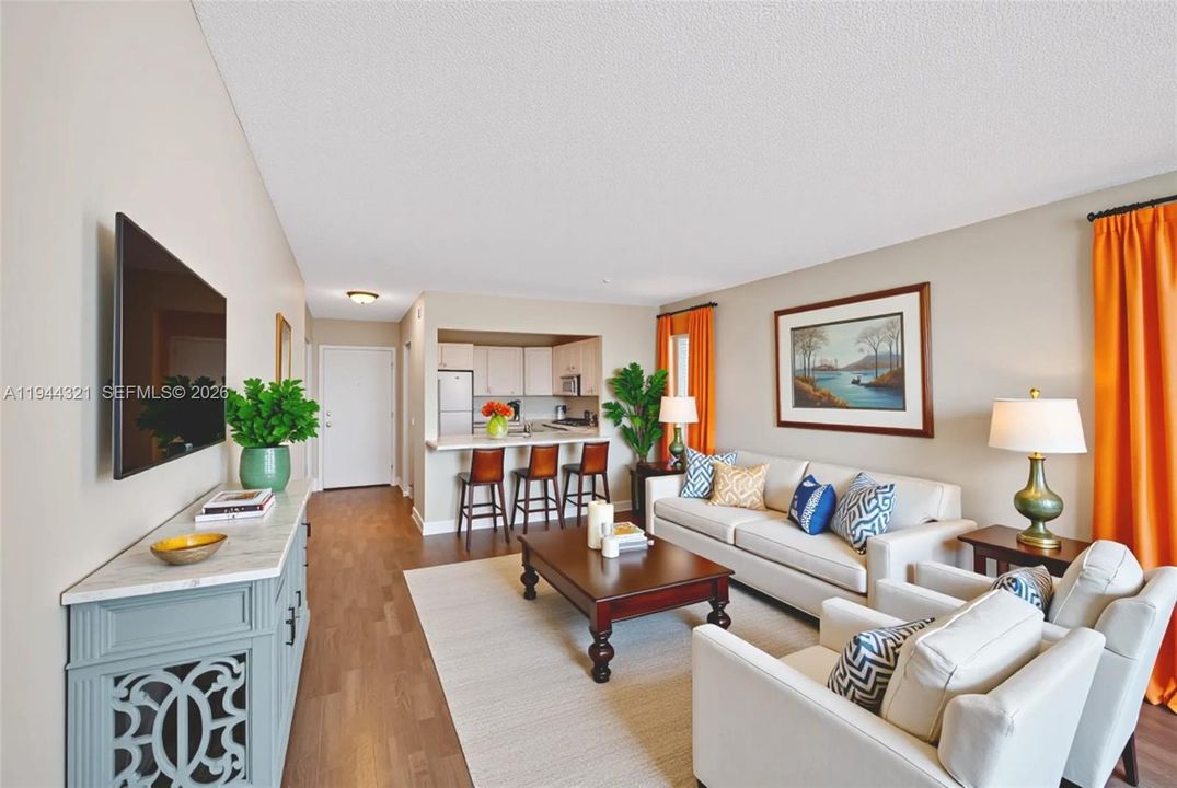 For Sale: $179,900 (1 beds, 1 baths, 728 Square Feet)
