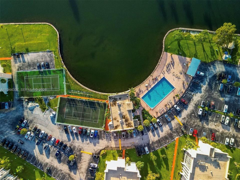 На продажу: $173,000 (1 спален, 1 ванн, 820 Квадратных фут)