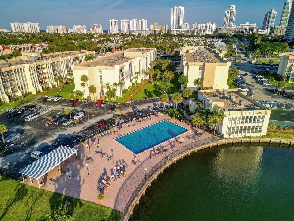 На продажу: $173,000 (1 спален, 1 ванн, 820 Квадратных фут)