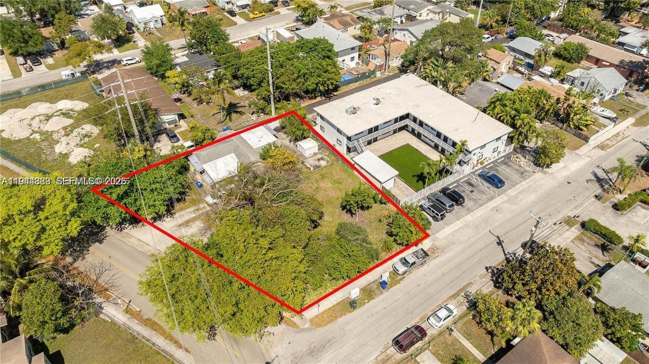 En Venta: $725,000 (0.50 acres)