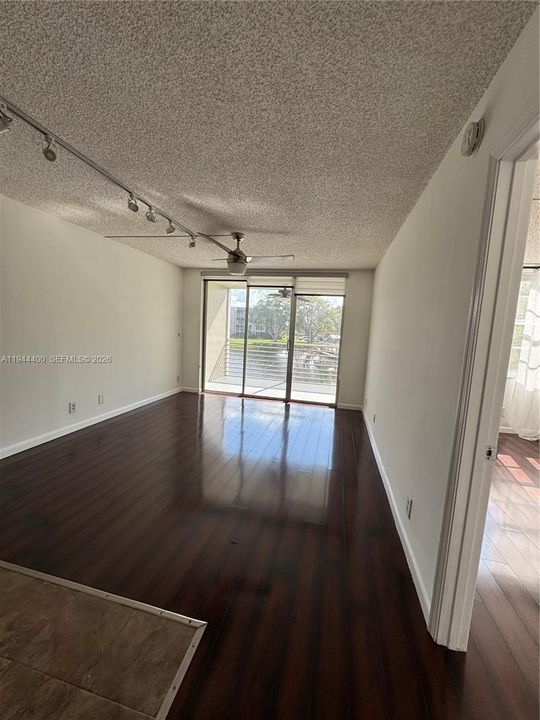 En Venta: $135,500 (1 camas, 1 baños, 870 Pies cuadrados)