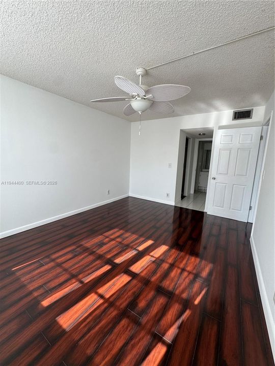 En Venta: $135,500 (1 camas, 1 baños, 870 Pies cuadrados)
