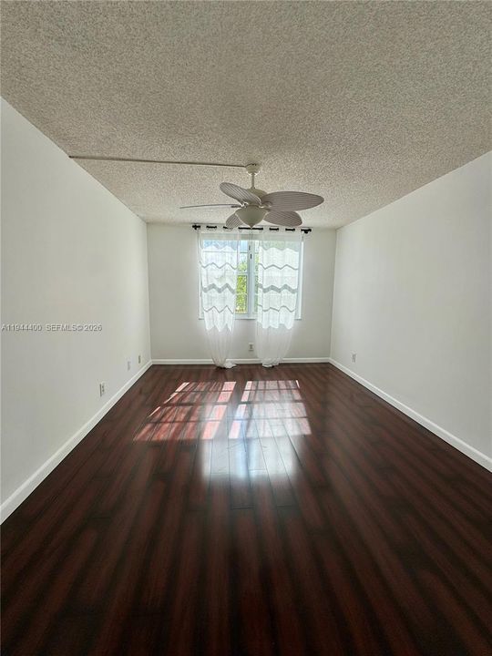 En Venta: $135,500 (1 camas, 1 baños, 870 Pies cuadrados)