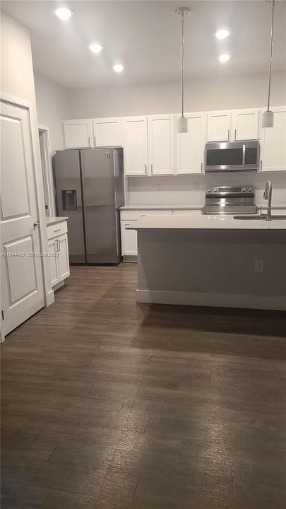 Recently Rented: $2,300 (3 beds, 2 baths, 0 Square Feet)