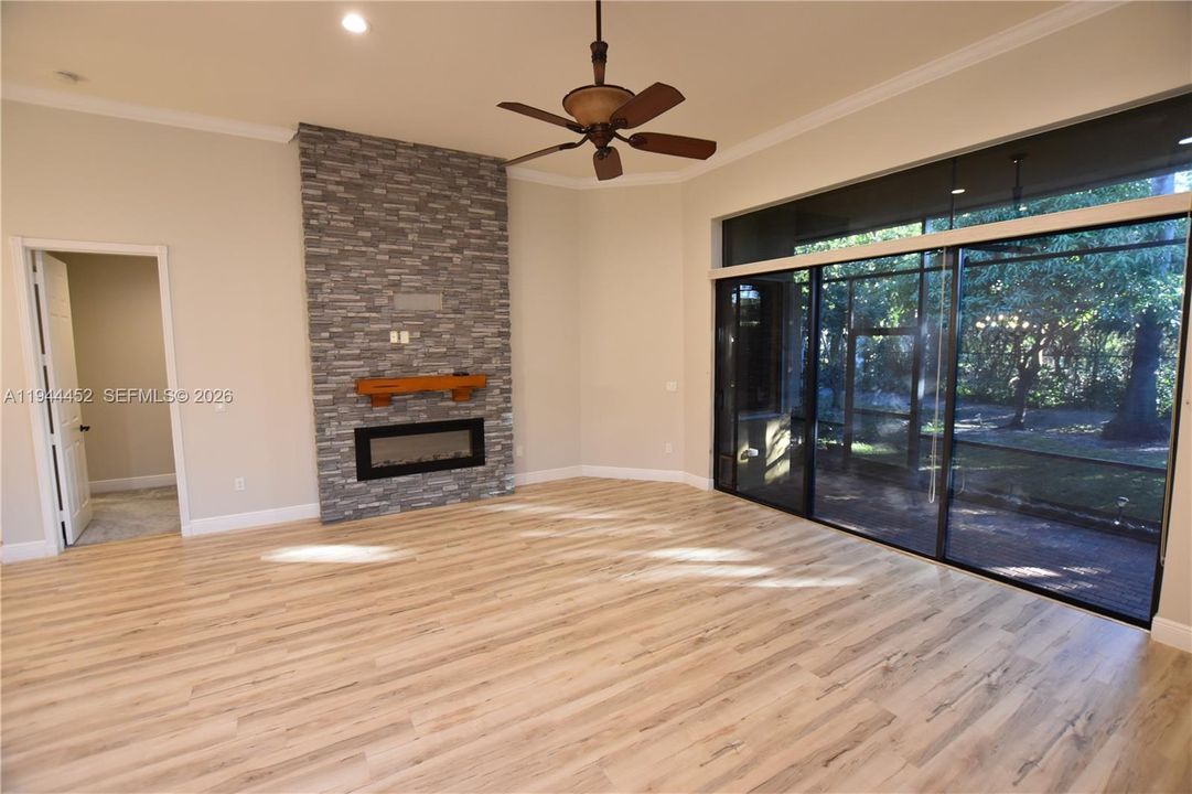 En Venta: $665,000 (3 camas, 2 baños, 2274 Pies cuadrados)