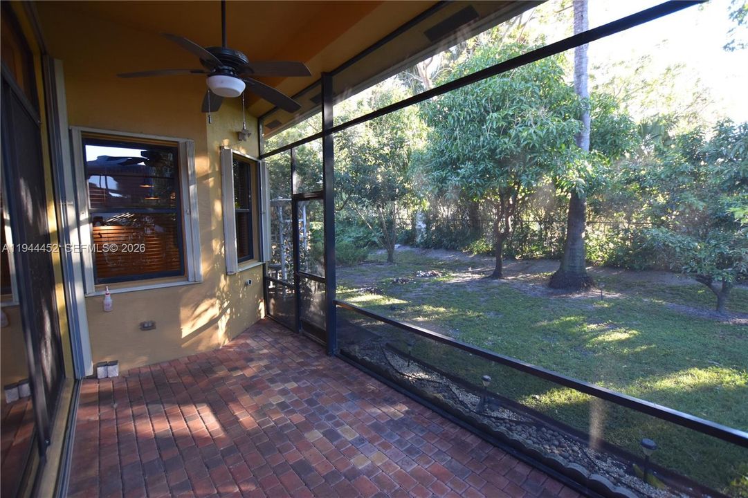 En Venta: $665,000 (3 camas, 2 baños, 2274 Pies cuadrados)