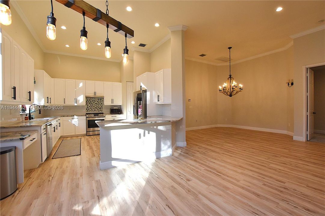 En Venta: $665,000 (3 camas, 2 baños, 2274 Pies cuadrados)