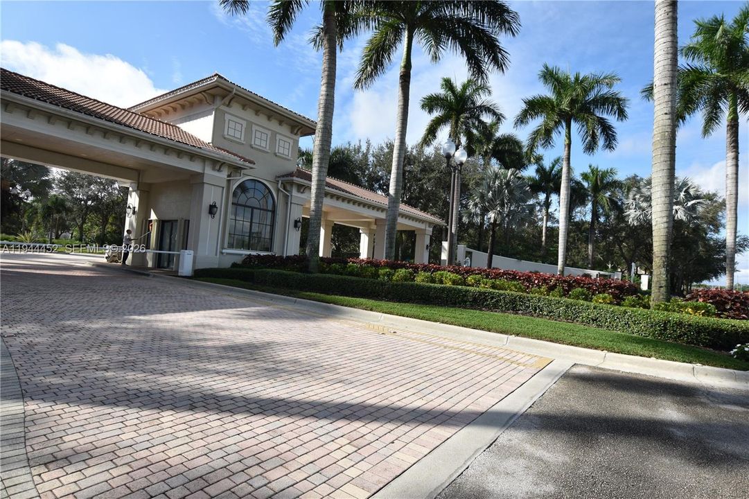 En Venta: $665,000 (3 camas, 2 baños, 2274 Pies cuadrados)