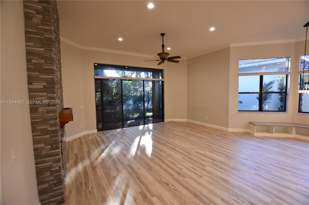 En Venta: $665,000 (3 camas, 2 baños, 2274 Pies cuadrados)