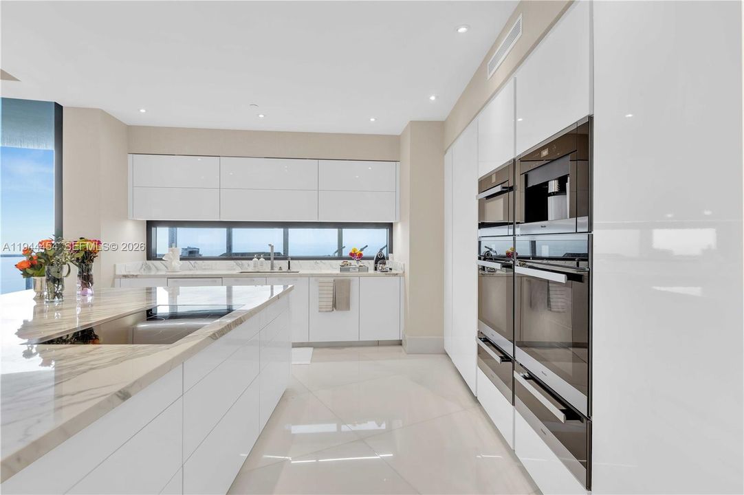 For Sale: $4,700,000 (4 beds, 4 baths, 3171 Square Feet)