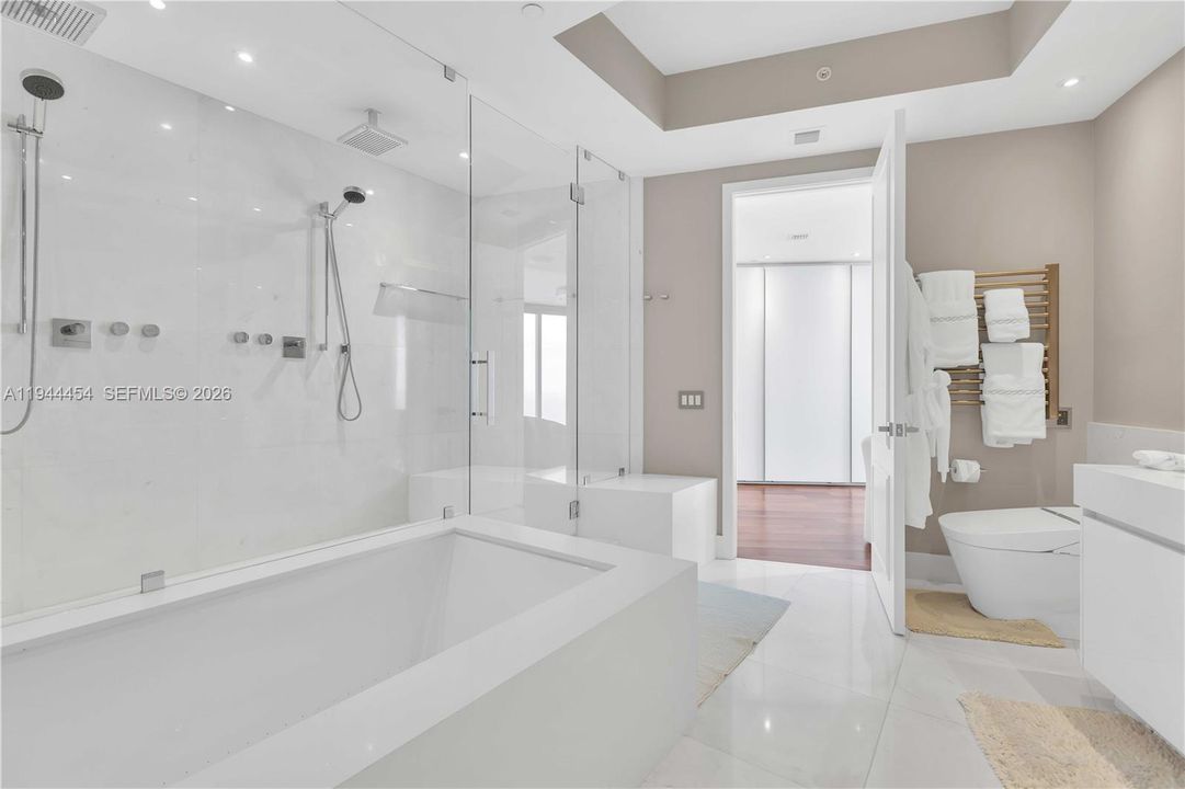 For Sale: $4,700,000 (4 beds, 4 baths, 3171 Square Feet)