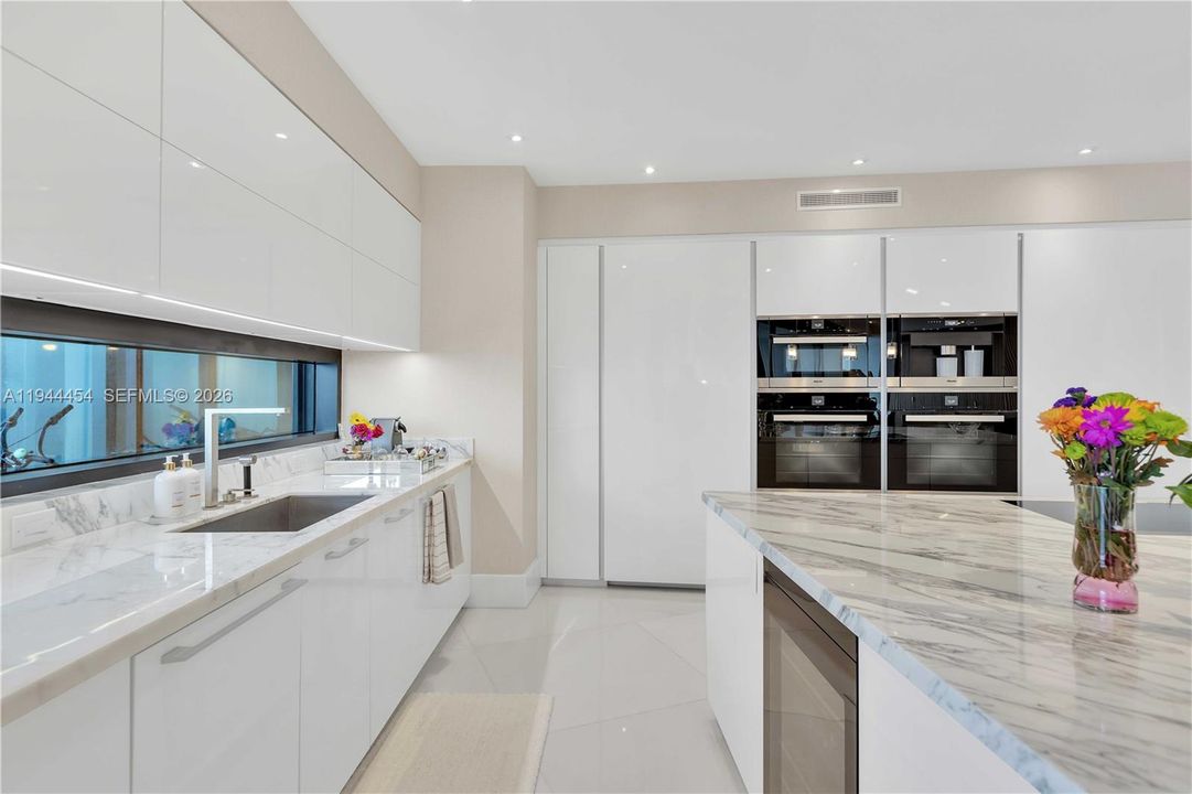 For Sale: $4,700,000 (4 beds, 4 baths, 3171 Square Feet)