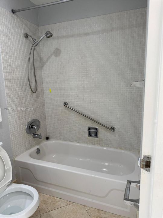 For Sale: $80,000 (1 beds, 1 baths, 720 Square Feet)