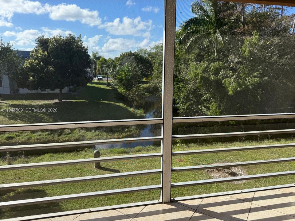 For Sale: $80,000 (1 beds, 1 baths, 720 Square Feet)